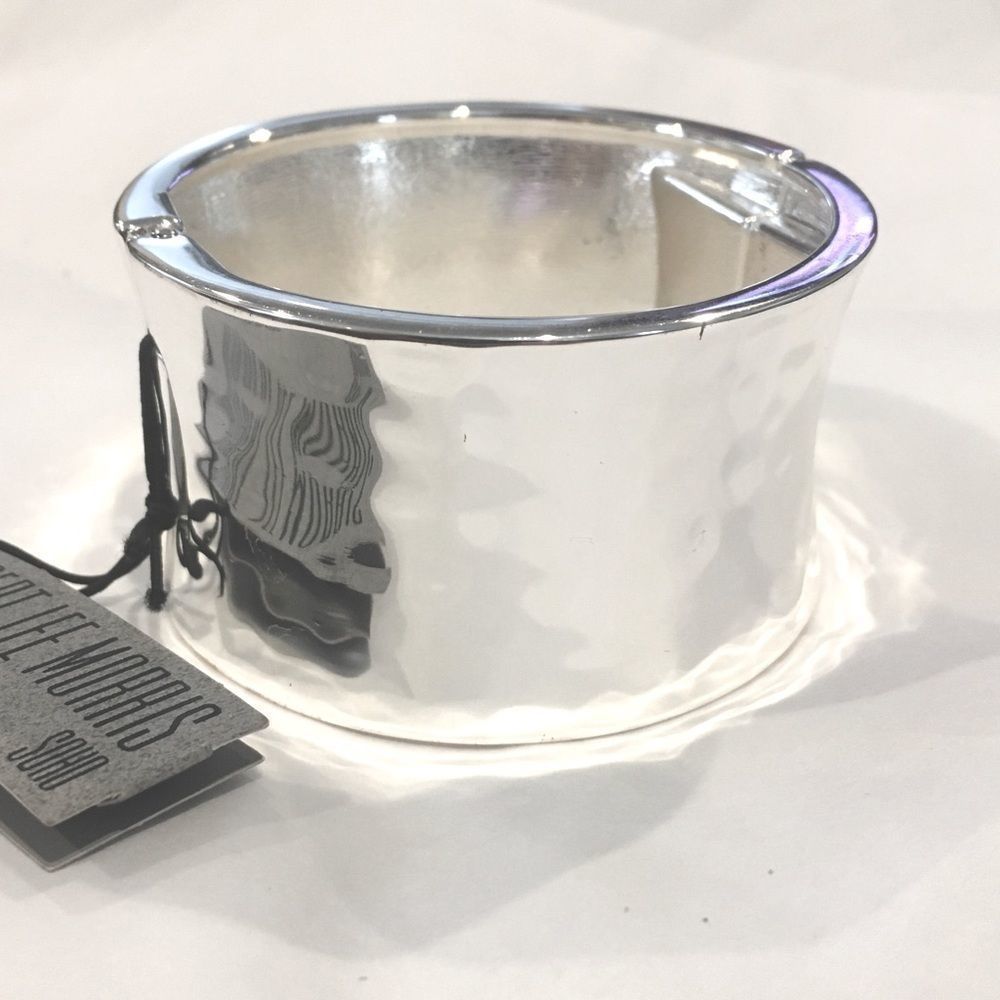RLM Soho Hammered Silver Hinged Wide Bangle - Picture 5 of 13